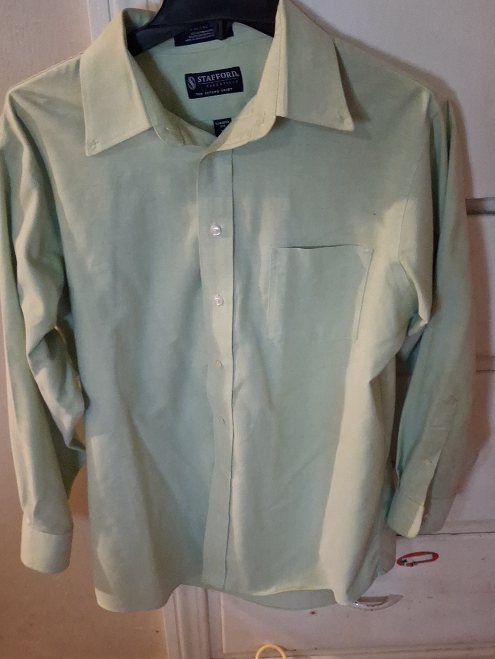 Stafford Men's Pale Green Long Sleeve Button-Down Shirt